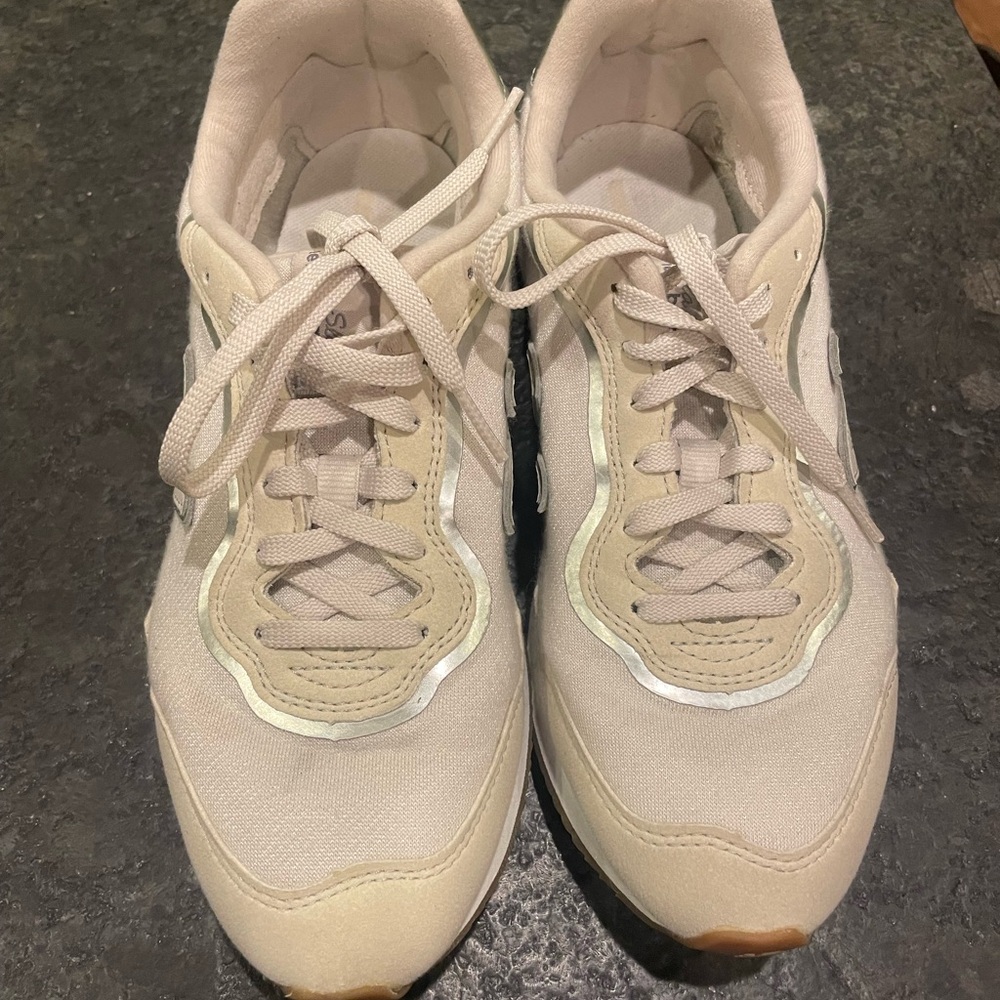 New Balance Beige and Silver Sneakers - Picture 2 of 9
